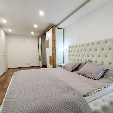 Stara Posta 8 アパート